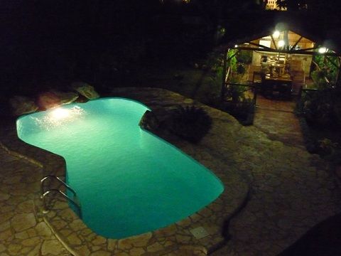 'Piscina de noche' 